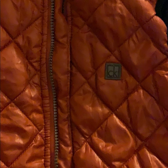 Calvin Klein bubble vest for boys - Picture 2 of 3
